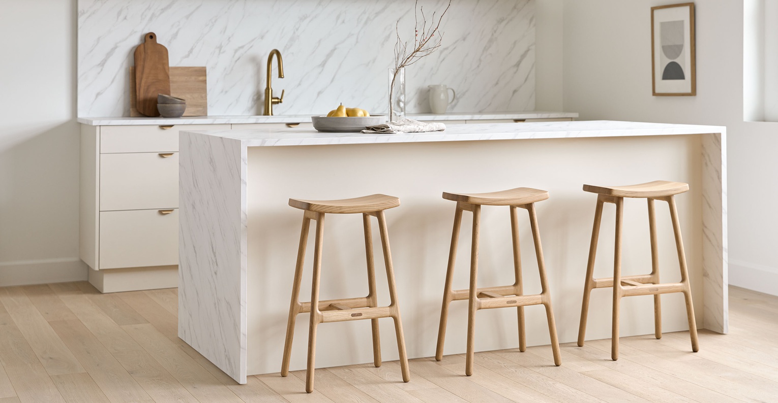 Ghế gỗ Sồi (Oak) với lớp đệm lót mang đến cảm giác mềm mại khi sử dụng