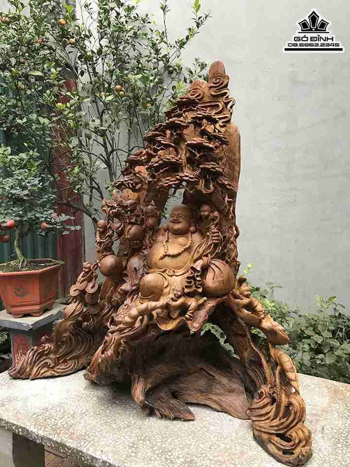 Tuong-Phat-Di-Lac-Ngoi-Goc-Tung-Go-Bach-Xanh-1 