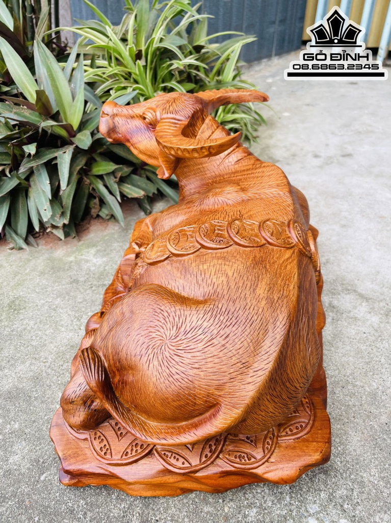 Tượng Trâu Phong Thủy Gỗ Hương Cao 26 Ngang 43 Sâu 28 (cm)