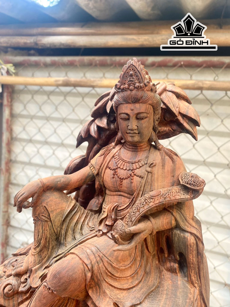 Tượng Phật Bà Quan Âm Gỗ Trắc Cao 56 Ngang 35 Sâu 17 (cm)