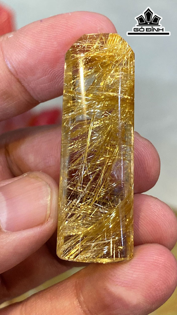 Tác Phẩm Mặt Trơn Đá Thạch Anh Tóc Vàng Cao 48,41 Ngang 8,51 (mm) 59,17gr