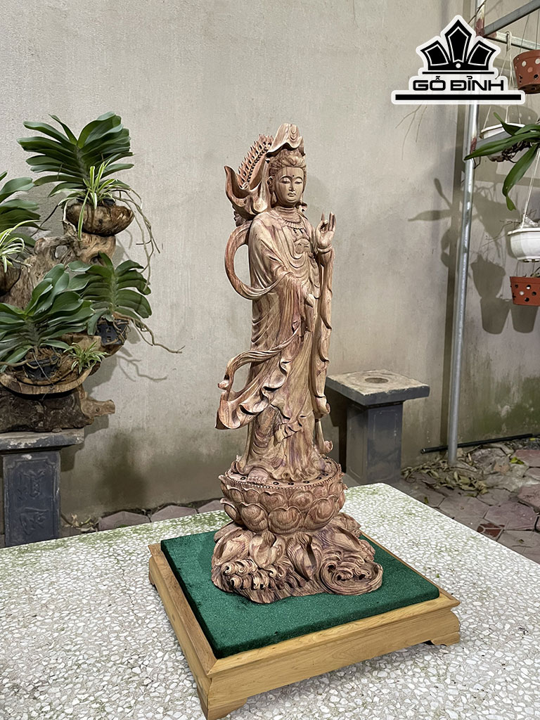Tượng Quán Thế Âm Bồ Tát Gỗ Sưa Cao 60 Ngang 25 Sâu 23 (cm)