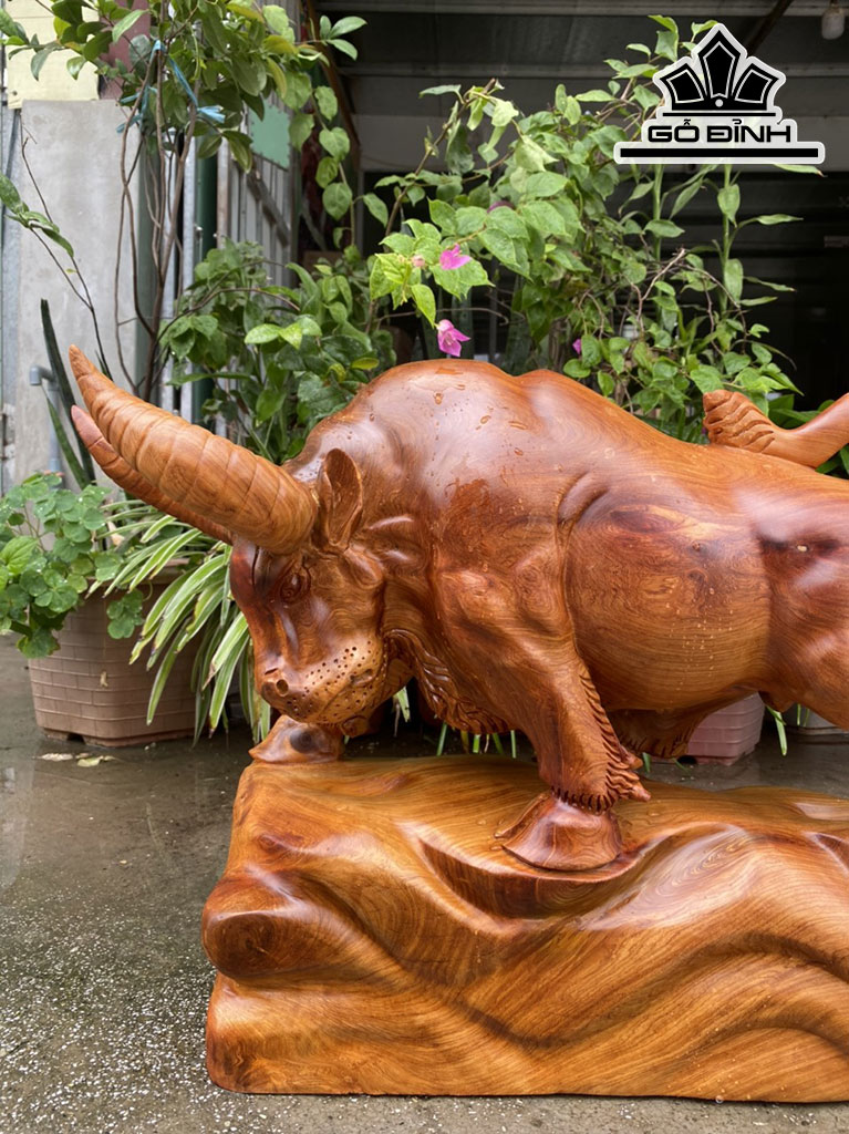 Tượng Bò Tót Gỗ Hương Cao 43 Ngang 64 Sâu 18 (cm)