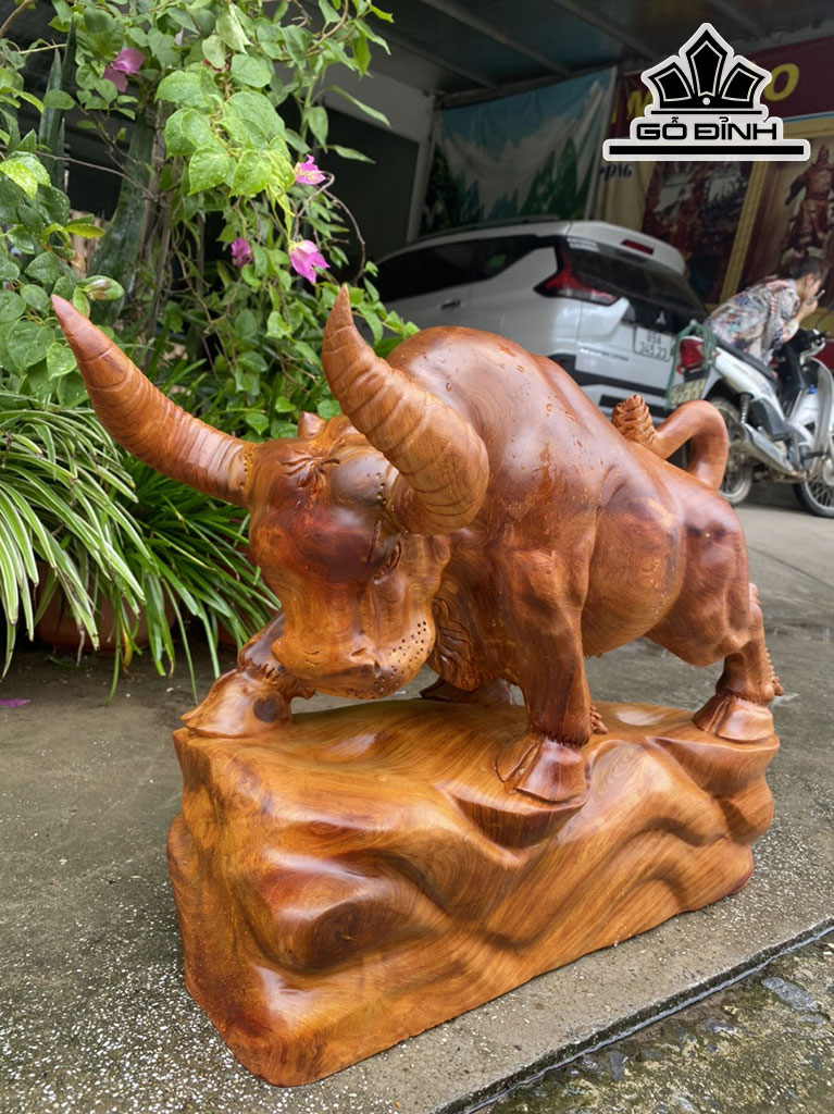 Tượng Bò Tót Gỗ Hương Cao 43 Ngang 64 Sâu 18 (cm)