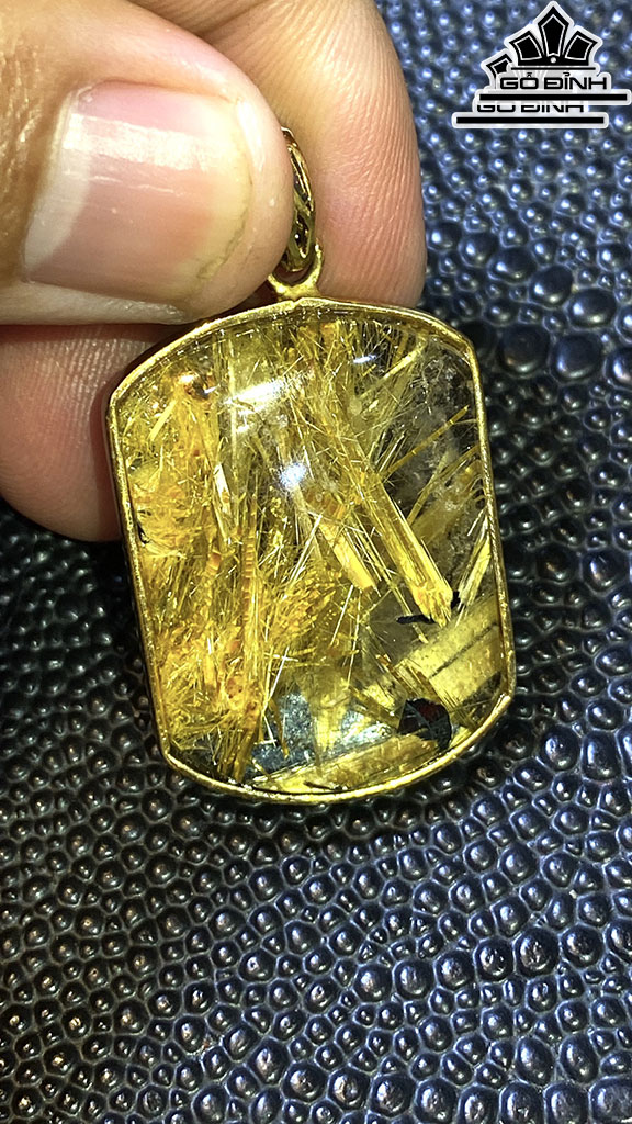 Mặt Dây Chuyền Đá Thạch Anh Tóc Vàng Cao 33 Ngang 24 Sâu 8,6 (mm) 13,6gr