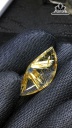 Mặt Trơn Hoa Thị Đá Thạch Anh Tóc Vàng Cao 30,7 Ngang 14,4 Sâu 6,5 (mm) 3,7gr