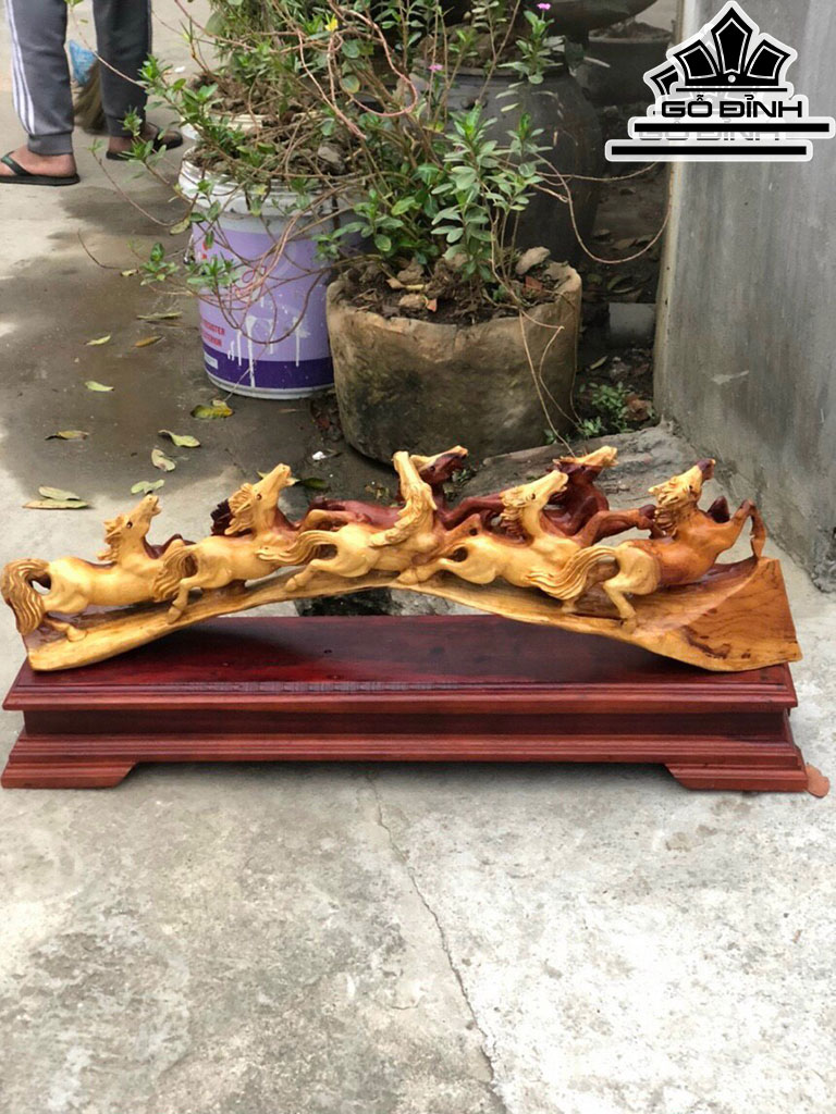 Tượng Bát Mã Gỗ Hương Cao 33 Ngang 76 Sâu 16 (cm)