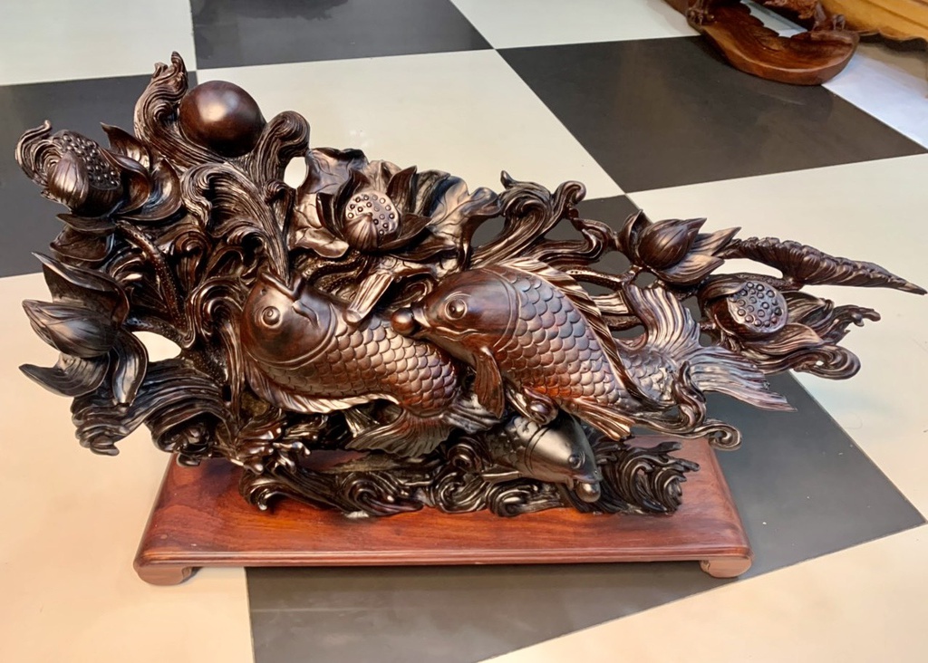 Tượng Tam Ngư Vờn Sen Gỗ Trắc Cao 37 Ngang 58 Sâu 13 (cm)