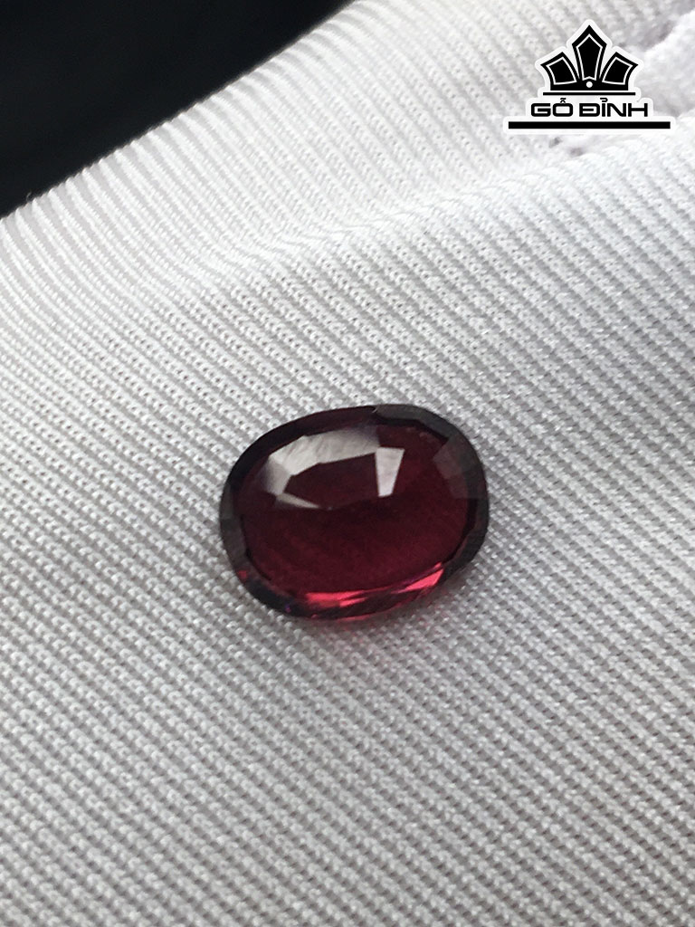 Viên Đá Garnet Cao 4,8 Ngang 7,8 Sâu 10,1 (mm) 3,35cts