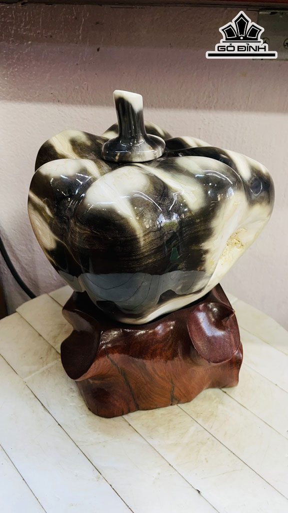 Quả Bí Ngô Gỗ Hóa Ngọc Cao 30 Ngang 22 (cm) 11,5kg