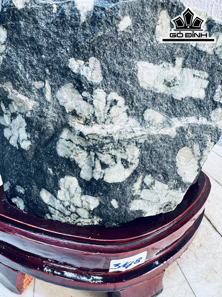 Tác Phẩm Hoa Cúc Hóa Thạch Cao 18 Ngang 17 (cm) 3,8kg