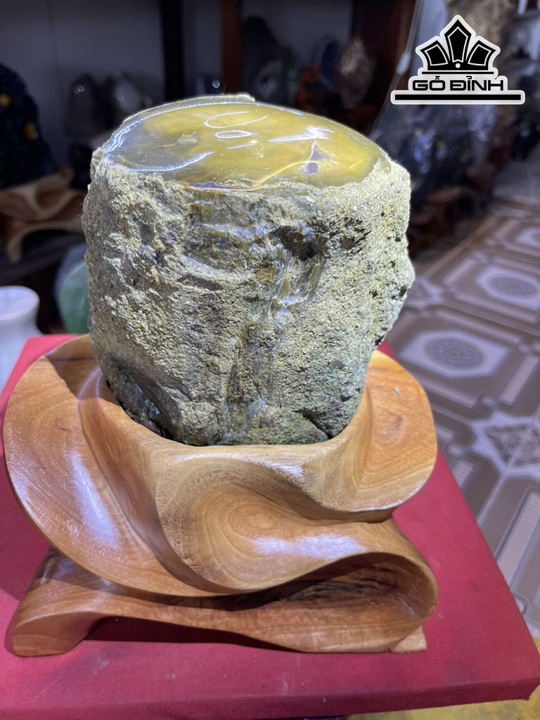 Tác Phẩm Gỗ Hóa Ngọc Cao 21 (cm) 3,5kg