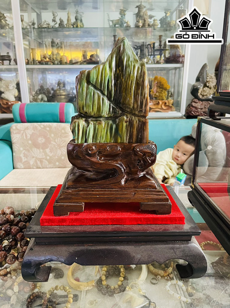 Tác Phẩm Gỗ Hóa Ngọc Xanh Đa Sắc Cao 32 (cm) 3,9kg