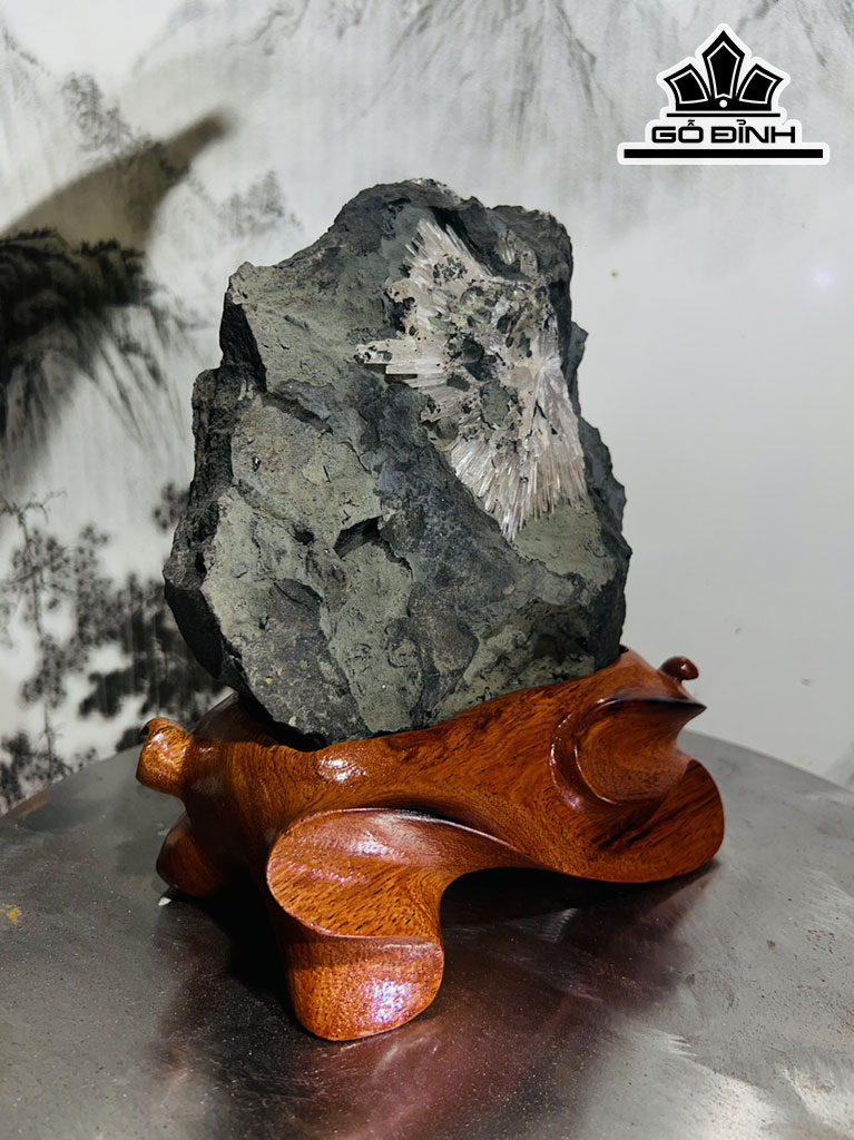 Bông Hoa Ưu Đàm Đá Trầm Tích Cao 24 Ngang 19 (cm) 3,2kg