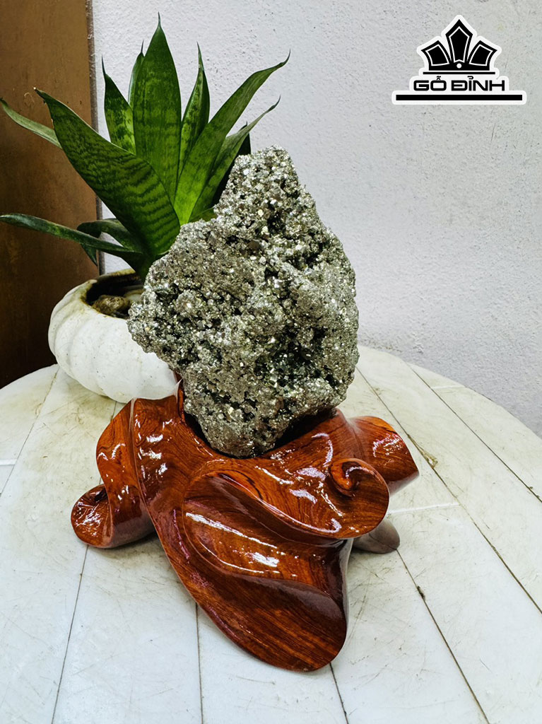 Vàng Găm Tinh Thể Đá Pyrite Cao 19 Ngang 11 (cm) 2,2kg