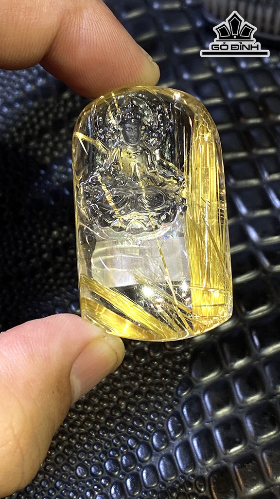 Mặt Dây Chuyền Quan Âm Đá Thạch Anh Tóc Vàng Cao 46,46 Ngang 27,38 Sâu 12,17 (mm) 143,33cts