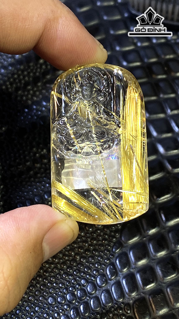 Mặt Dây Chuyền Quan Âm Đá Thạch Anh Tóc Vàng Cao 46,46 Ngang 27,38 Sâu 12,17 (mm) 143,33cts