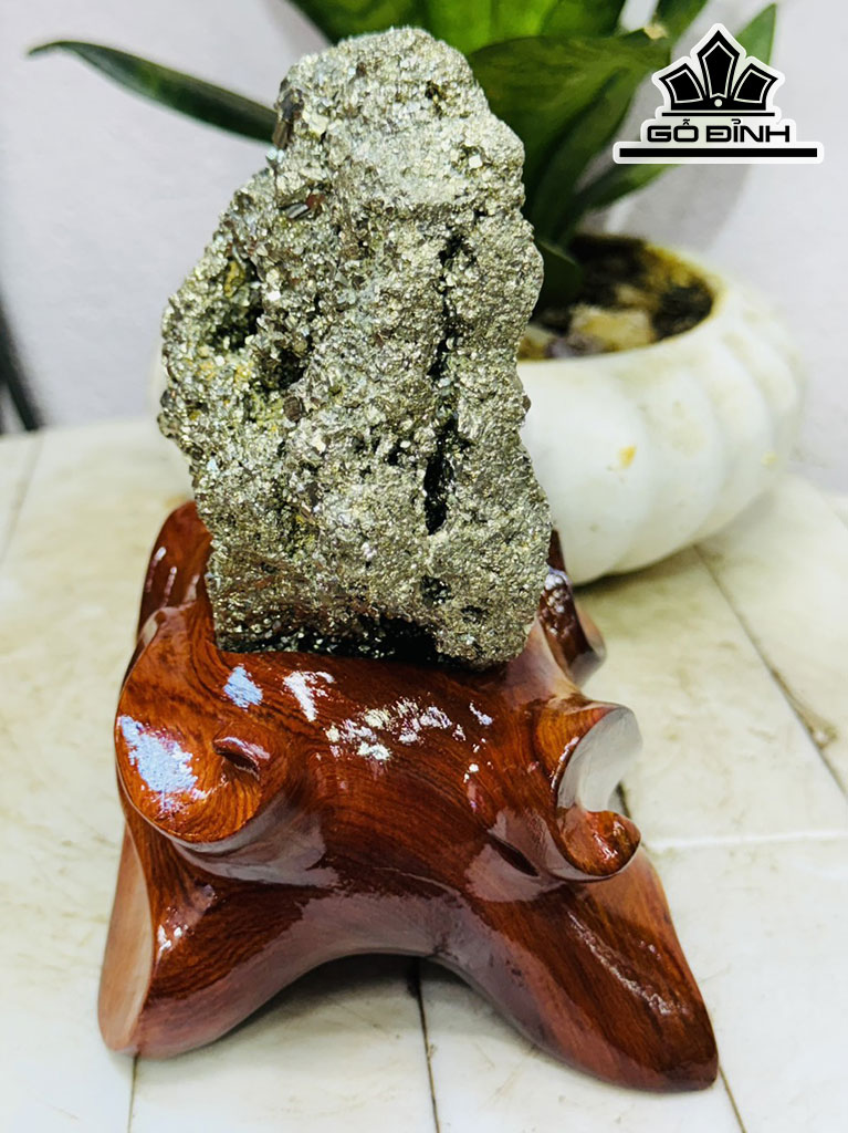 Vàng Găm Tinh Thể Đá Pyrite Cao 17 Ngang 10 (cm) 1,7kg
