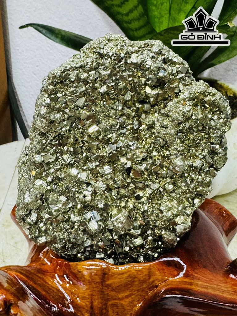Vàng Găm Tinh Thể Đá Pyrite Cao 17 Ngang 10 (cm) 1,7kg