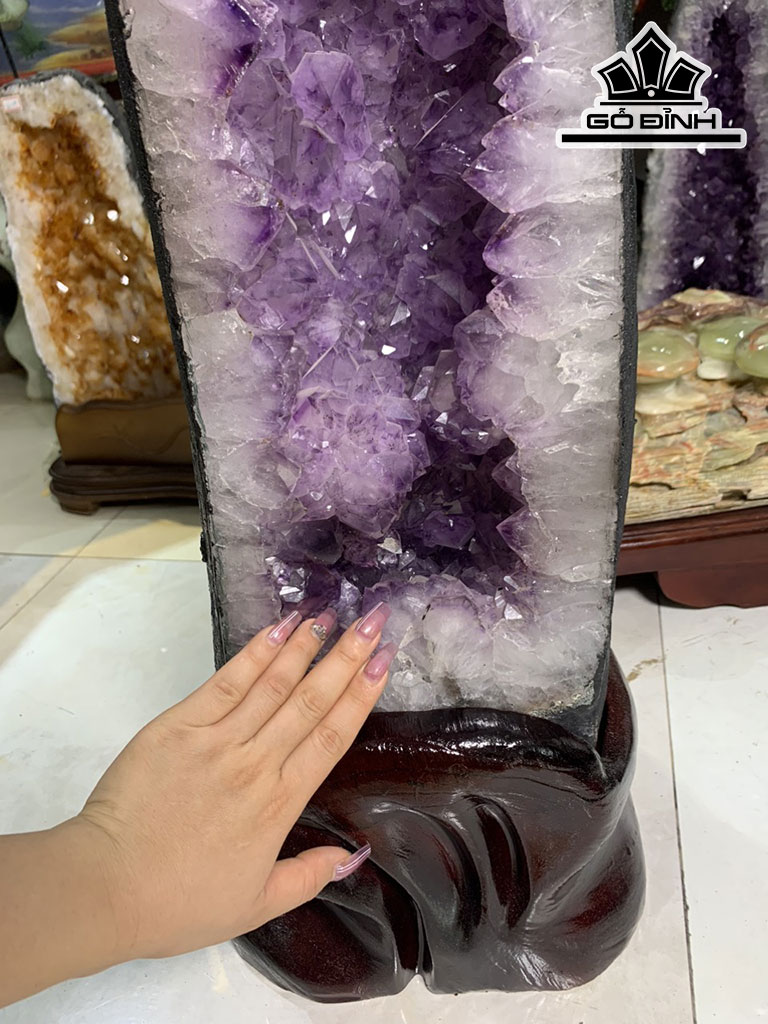 Động Đá Thạch Anh Tím Cao 61 Ngang 23 Sâu 23 (cm) 26,5kg Riêng Đá Cao 50 (cm) 22,2kg