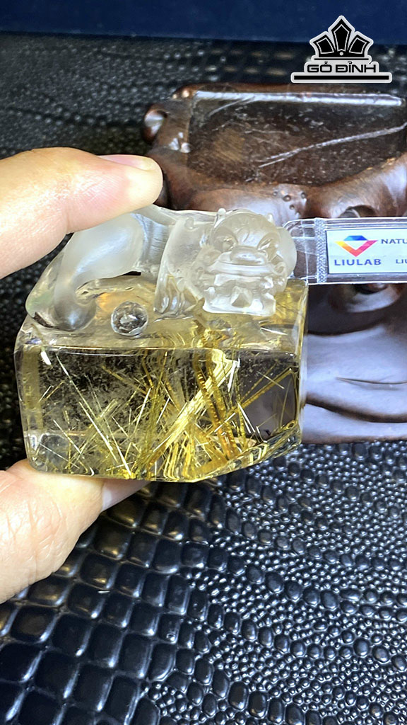 Ấn Tịch Tà Đá Thạch Anh Tóc Vàng Cao 52,59 Ngang 48,76 Sâu 35,9 (mm) 161,79g