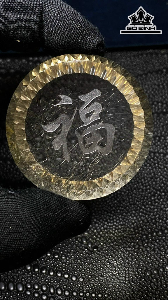 Chữ Phúc Đá Thạch Anh Tóc Bạch Kim Cao 51,9 Ngang 13,9 (mm) 64,8g
