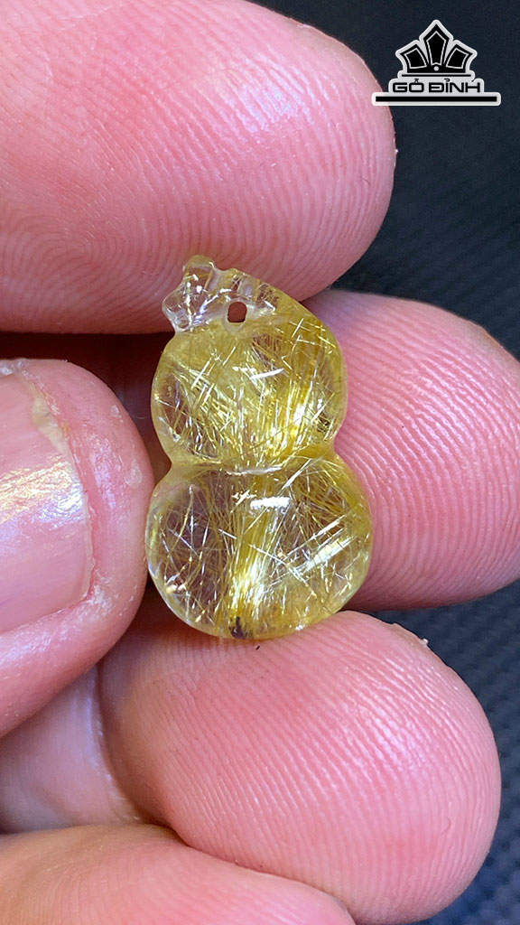 Mặt Dây Chuyền Hồ Lô Đá Thạch Anh Tóc Vàng Cao 18 Ngang 10,8 Sâu 8,6 (mm) 2,1g