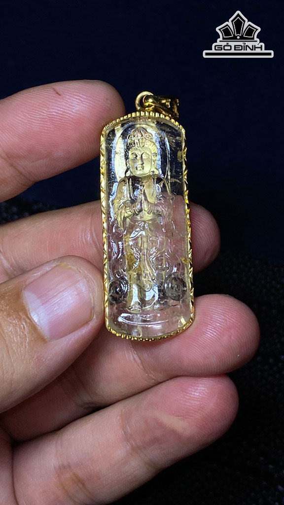 Mặt Dây Chuyền Quan Âm Đá Thạch Anh Tóc Vàng Cao 42 Ngang 16 Sâu 7,3 (mm) 10g