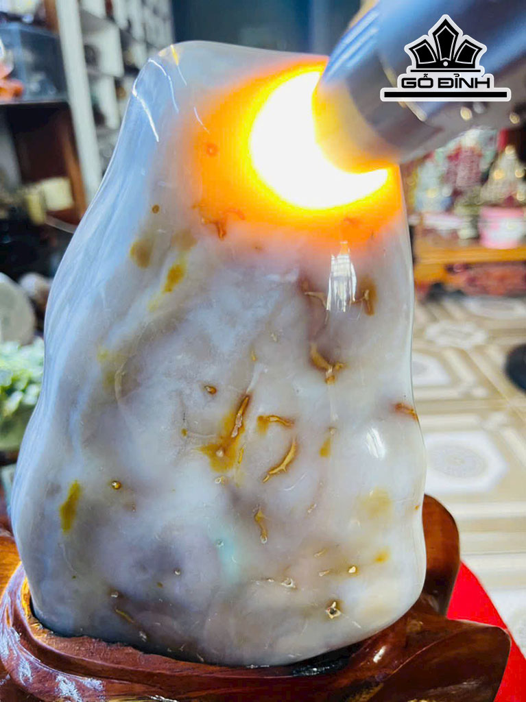 Tác Phẩm Đá Mã Não Cao 29 (cm) 2,8kg