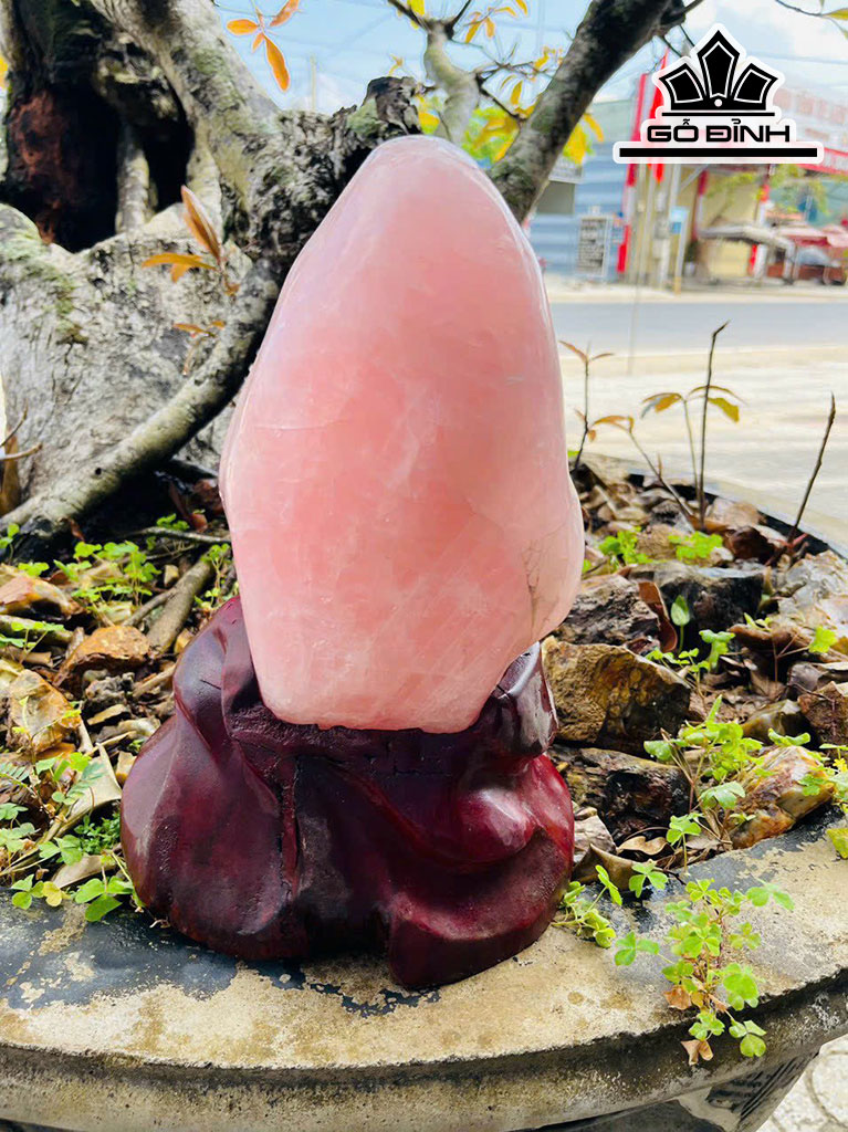 Tác Phẩm Đá Thạch Anh Hồng Cao 30 (cm) 5,5kg