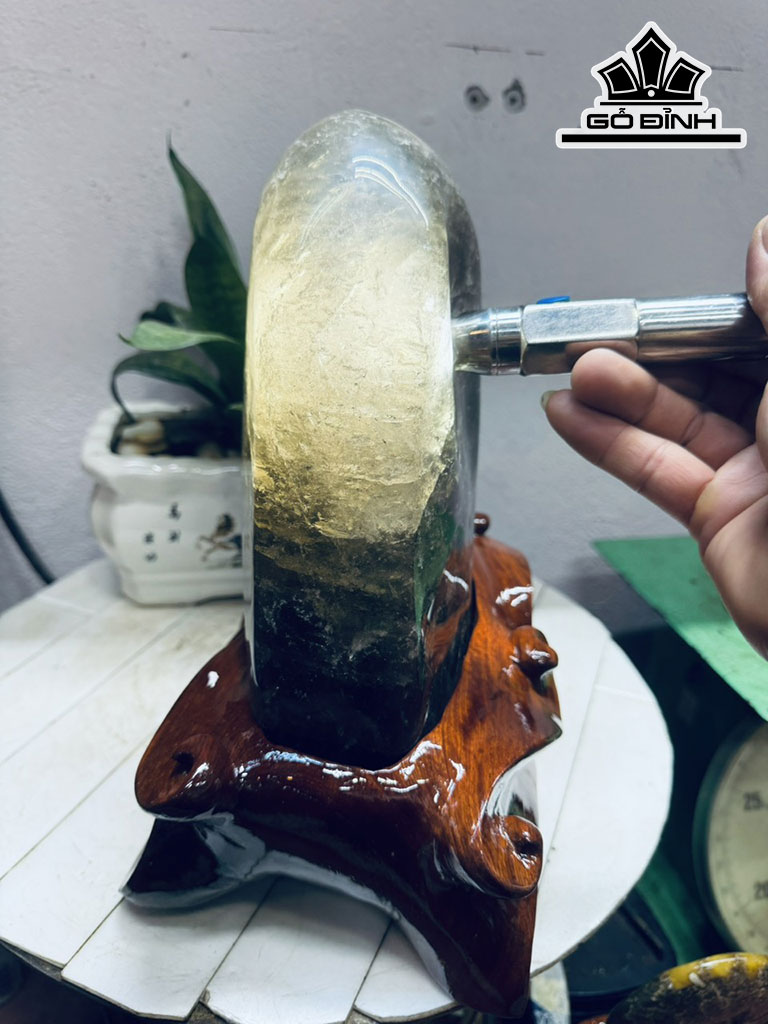 Tác Phẩm Đá Thạch Anh Đen Cao 30 Ngang 20 (cm) 8kg