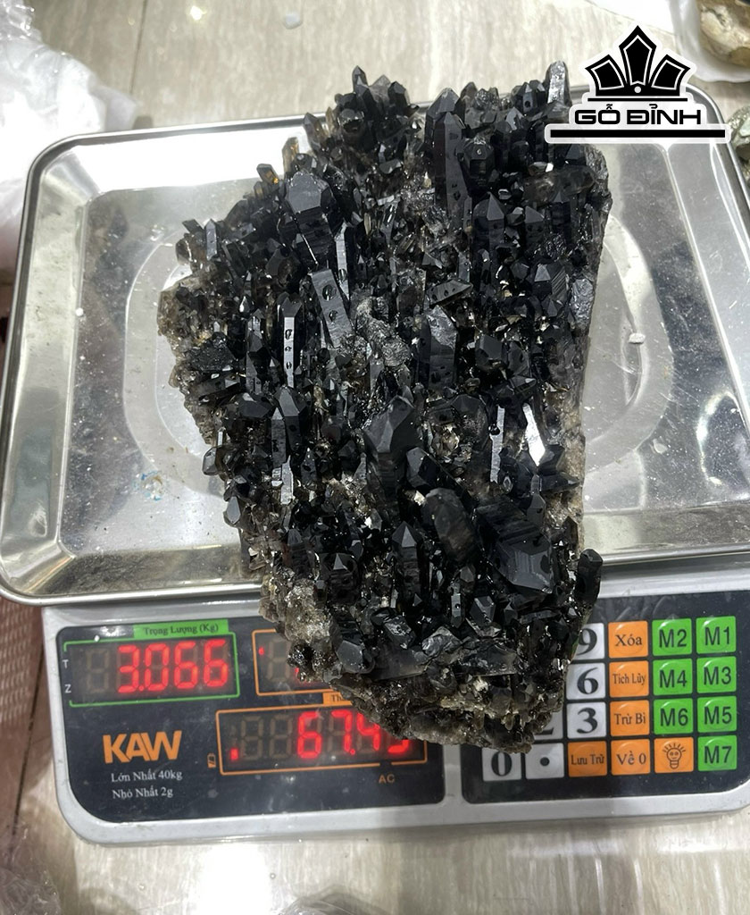 Tác Phẩm Đá Thạch Anh Khói ( Smoky Quartz ) 3,066kg
