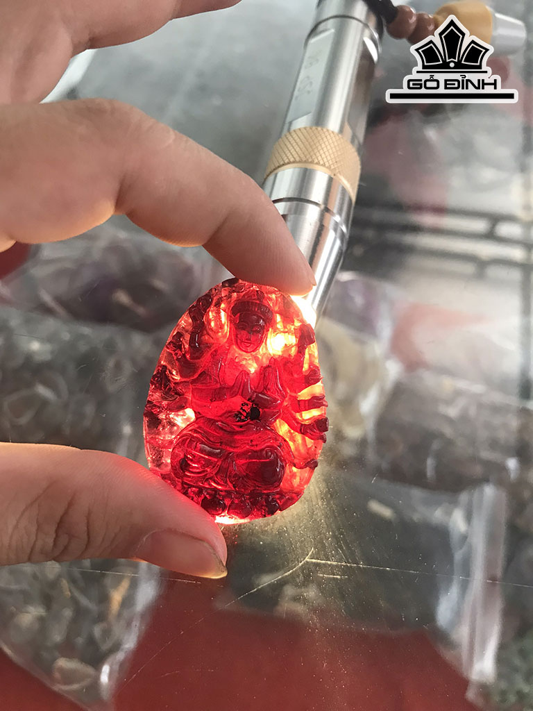 Mặt Dây Chuyền Phật Bà Đá Garnet Hồng Lựu Cao 35 Ngang 47 (mm) 168cts