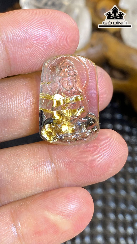 Mặt Dây Chuyền Quan Âm Đá Thạch Anh Tóc Vàng Cao 26,8 Ngang 17,9 Sâu 6,5 (mm) 4,8g
