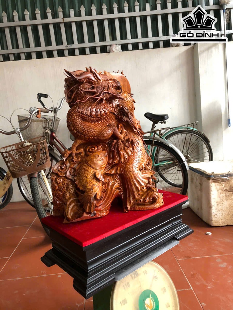 tuong-ca-chep-hoa-rong-go-cam-cao-65-ngang-47-sau-23-cm-462380
