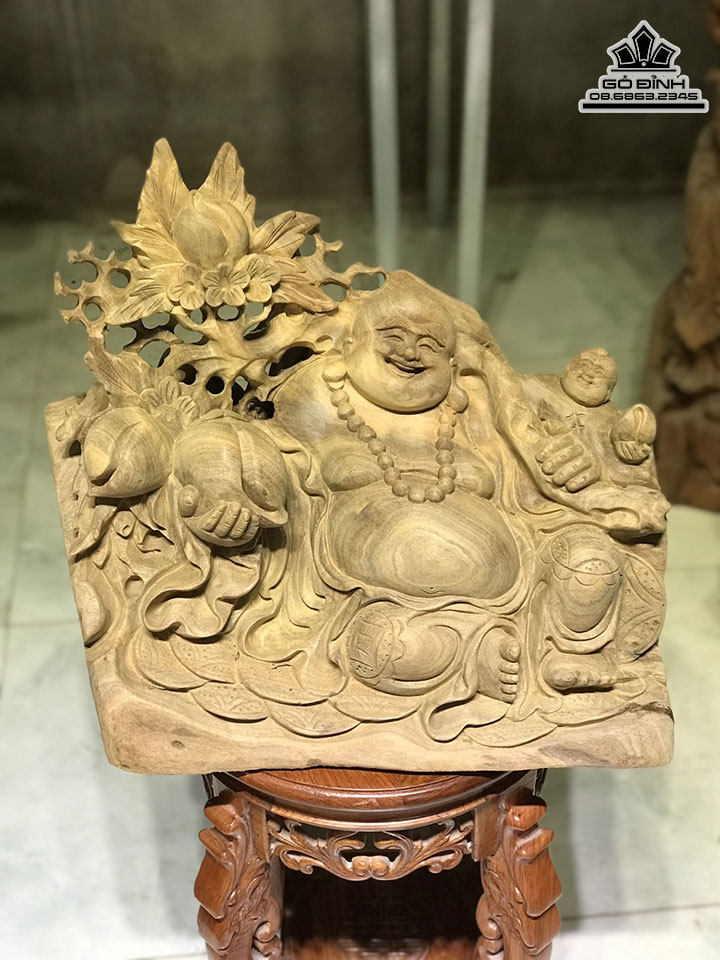 Tượng Phật Di Lặc Gỗ Xá Xị (Gù Hương) Cao 36 Ngang 48 Sâu 30 (cm)
