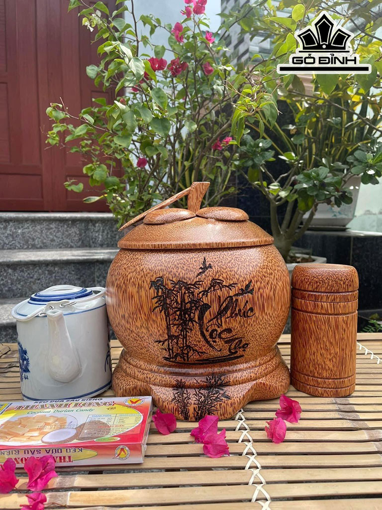 Vỏ Bình Giữ Nhiệt Nắp Măng Cụt Khắc Chữ Phúc Lộc Thọ Gỗ Dừa Loại 2,5 Lít