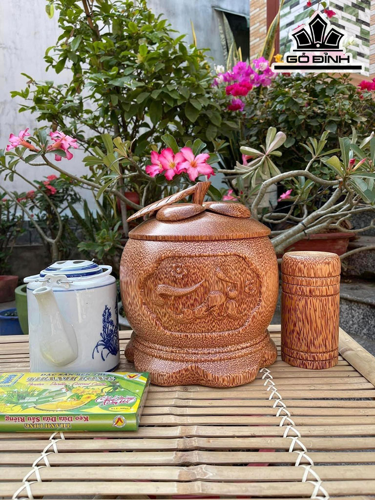 Vỏ Bình Giữ Nhiệt Nắp Măng Cụt Khắc Chữ Tài Gỗ Dừa Loại 1,5 Lít