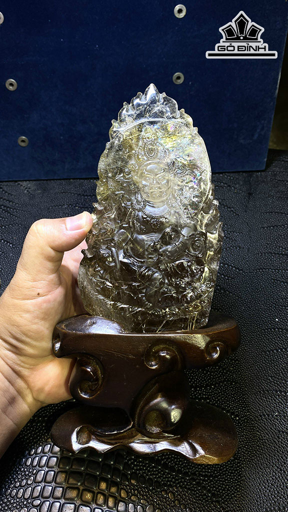 Tác Phẩm Hoàng Thần Tài Bảo Thiên Đá Thạch Anh Tóc Vàng Cao 156,6 Ngang 81 Sâu 39 (mm) 586,8g