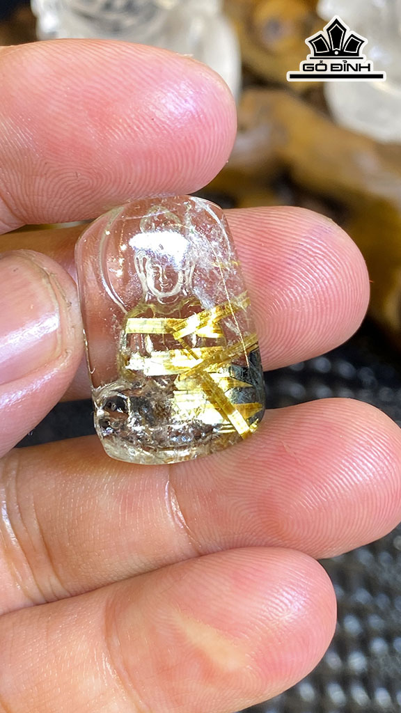 Mặt Dây Chuyền Quan Âm Đá Thạch Anh Tóc Vàng Cao 26,8 Ngang 17,9 Sâu 6,5 (mm) 4,8g