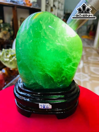 Viên Đá Flourite Xanh Ngọc Cao 18 (cm) 2,4kg