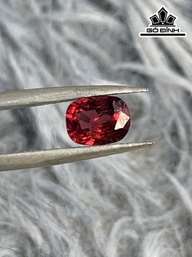 Viên Đá Garnet Lửa Đỏ Cao 6,9 Ngang 5,1 Sâu 3,8 (mm) 1,4cts
