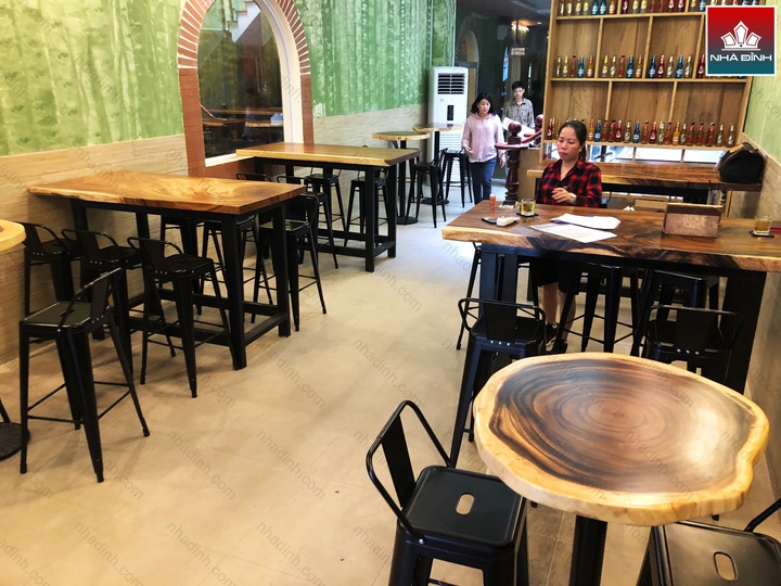 Quán Cafe sử dụng gỗ Me Tây 